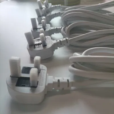 Cavo di prolunga con connettore terminale spelato cavo elettrico e spina elettrica Cavo di alimentazione UK