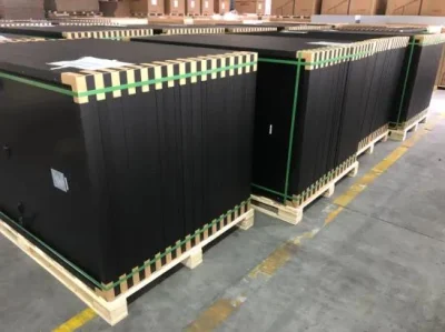 Telaio in silicone nero a semicella da 300 W 370 W e 400 W. Pannelli solari per sistemi di tetto per casa