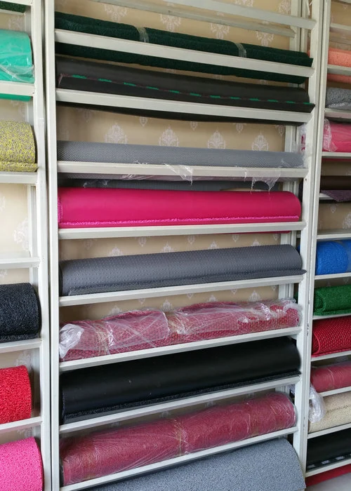 Custom Anti-Slip Rubber Sheet, Rubber Mat, PVC Coil Mat, PVC Coil Roll with Foam Backing (3A5012)