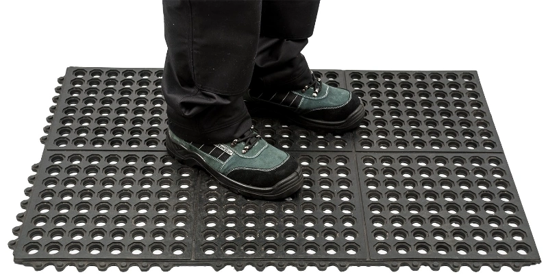 Anti Slip and Anti Fatigue Durable Rubber Floor Mat with Safety Edge and Drainage Holes