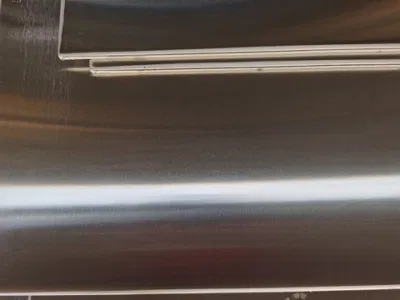  Carbono laminado en caliente/en frío/AISI Ss201 304L 304 316 309S 910 2b Superficie inoxidable/PPGI Color Coated Gi Galvanizado/Corrugated Roofing Acero Plato