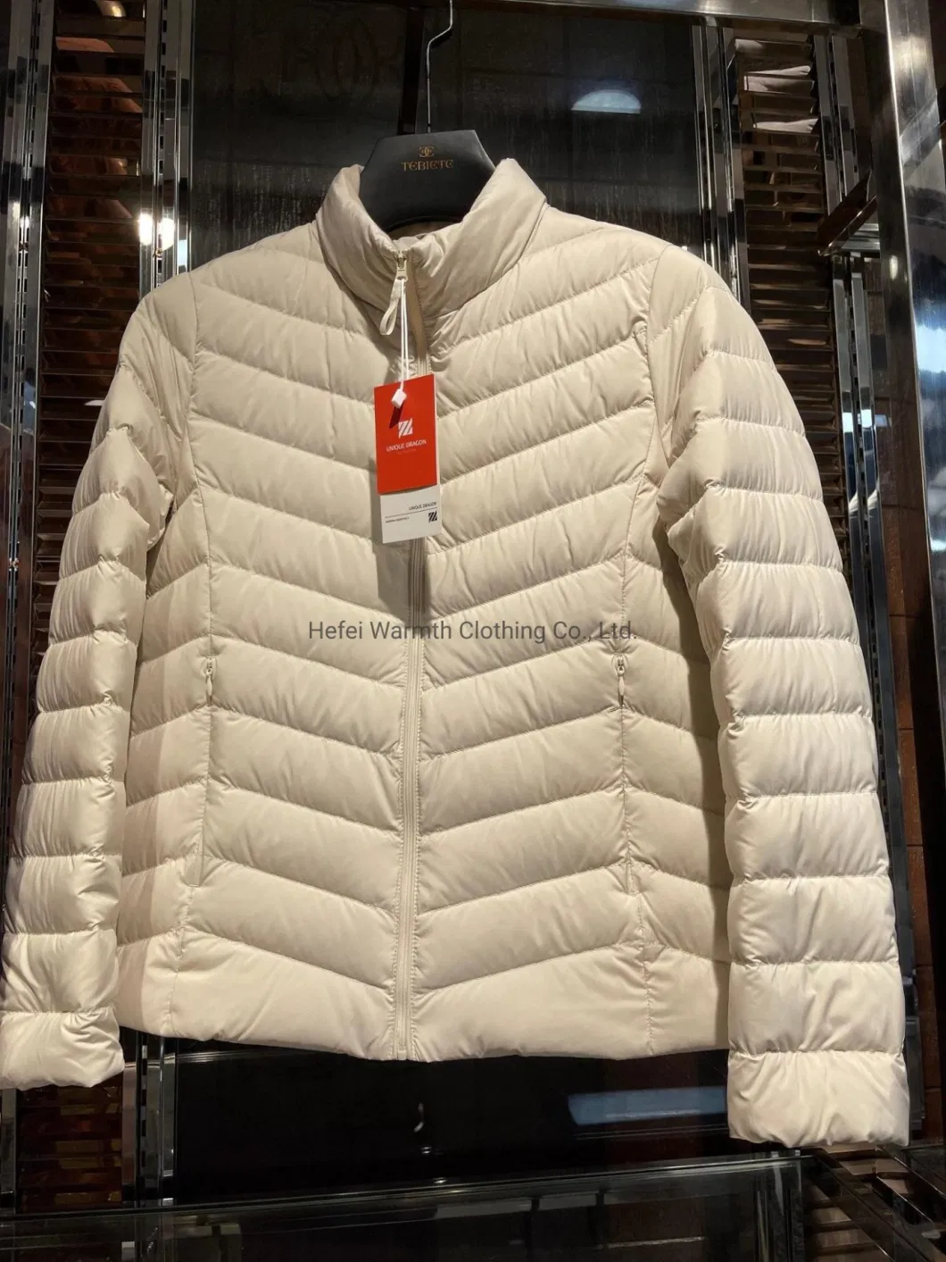 Wholesale Ladies Fashion/Casual/Outdoor/Winter Puffer Jacket Sex Ultra Light Plain Outer Wear/Leather/Goose Down Jacket