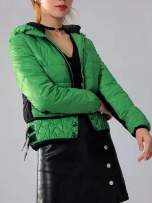 Fábrica de chaquetas de plumón corto térmico de invierno para mujer personalizada Proveedor