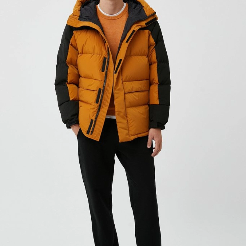 OEM Modern Winter Apparel Men Contrast Shine Oversize Down Puffer Jacket with Detachable Hood in Orange-Black for Outdoor