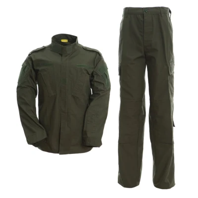 Abbigliamento da caccia in stile uniforme verde militare