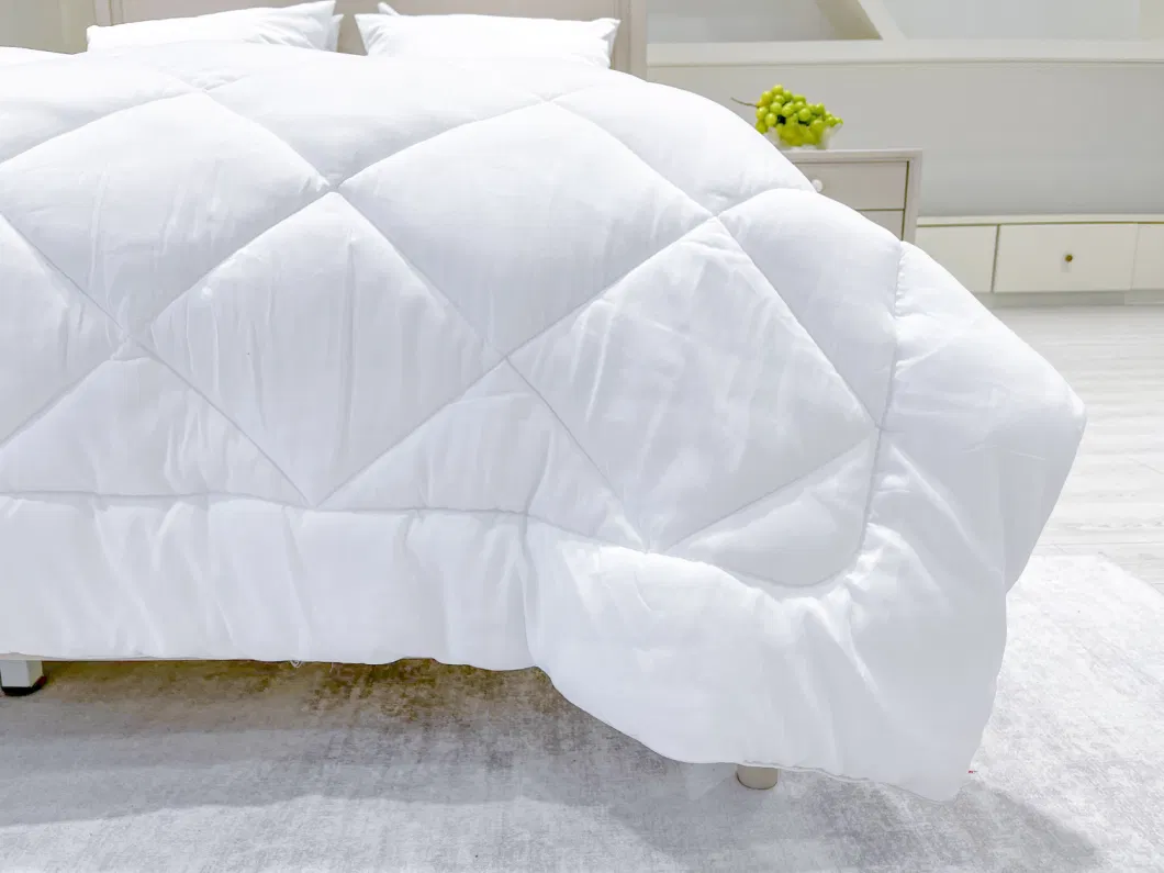 China Manufacturer Home Textile Nice Quality Cheap Price All Seasons Wholesale New Stitching Design White Hotel Microfiber Polyester Quilted Fluffy Duvet