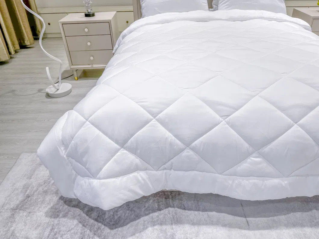 China Manufacturer Home Textile Nice Quality Cheap Price All Seasons Wholesale New Stitching Design White Hotel Microfiber Polyester Quilted Fluffy Duvet
