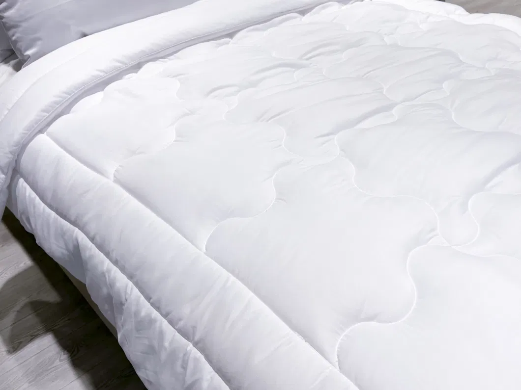 Factory Supplier White Microfiber Customized Quilt Queen Size Comforter Blanket Cotton Duvet