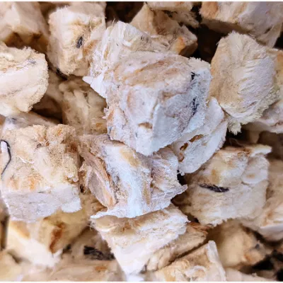 Venta al por mayor caliente alimento seco de la mascota gato y perro Snacks100% Natural Freeze cubos de pechuga de pollo secos Treats de carne pura