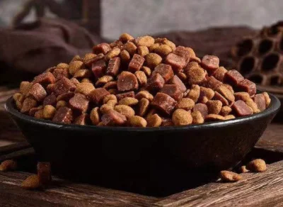  Carne de pollo sabor comida de perro seco comida de gato en lata