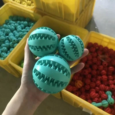 Pelota de goma de caucho de juguete para perros Mascotas Mascotas juguetes Chew Toy Pet bocadillos de comida de perro de bola de fugas