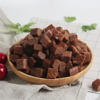 Commercio all&prime;ingrosso snack manzo granulare Strip di manzo sfuso formazione di carne cubica Premiare il cibo per cani