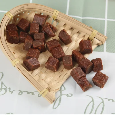  Commercio all&prime;ingrosso snack manzo granulare Strip di manzo sfuso formazione di carne cubica Premiare il cibo per cani