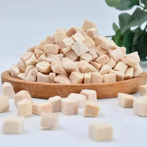 Wholesale Hot Selling Dry Pet Food Cat and Dog Snacks100% Natural Freeze Dried Chicken Breast Cubes Pure Meat Treats