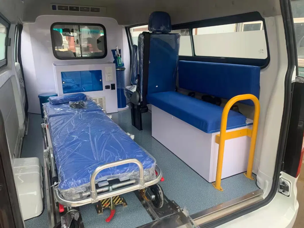 Foton G7 Gasoline Ambulance Car with Medical Equipment