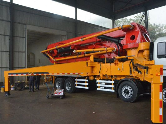 High Performance 56m Syg5441thbcb 560c-10 New Truck-Mounted Concrete Mixer Pump