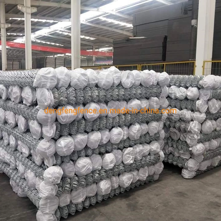 Outdoor PVC Coated Chain Link Fence Sports Ground Galvanized Diamond Fence