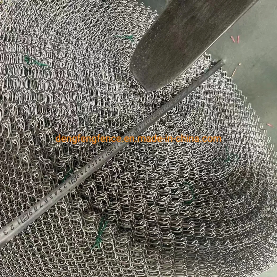 Outdoor PVC Coated Chain Link Fence Sports Ground Galvanized Diamond Fence