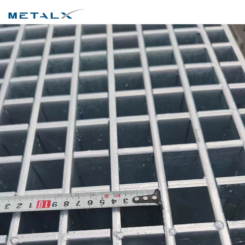 Hot Dipped Galvanized Steel Grating Cast Iron Trench Drain Grates/Grating Metal Grid Steel Deck Welded Plain Type Serrated Bar