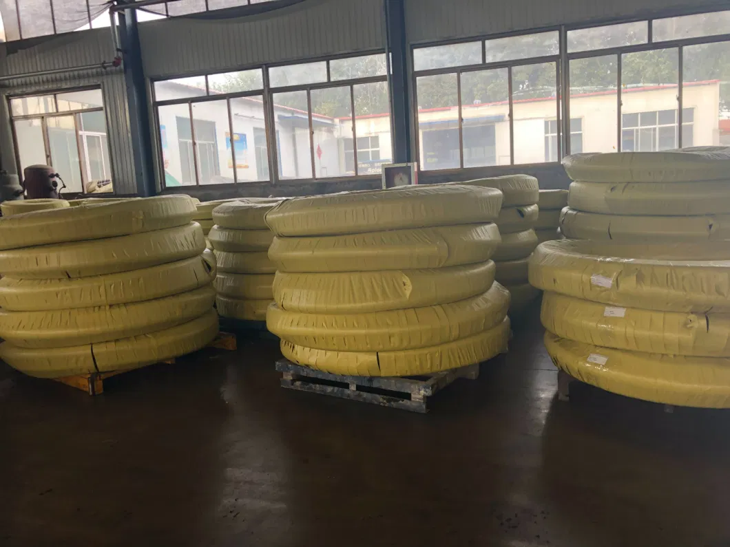 Customized Black Wrap Surface R4 Hose Industrial Water Oil Suction and Delivery Rubber Hose with High Pressure