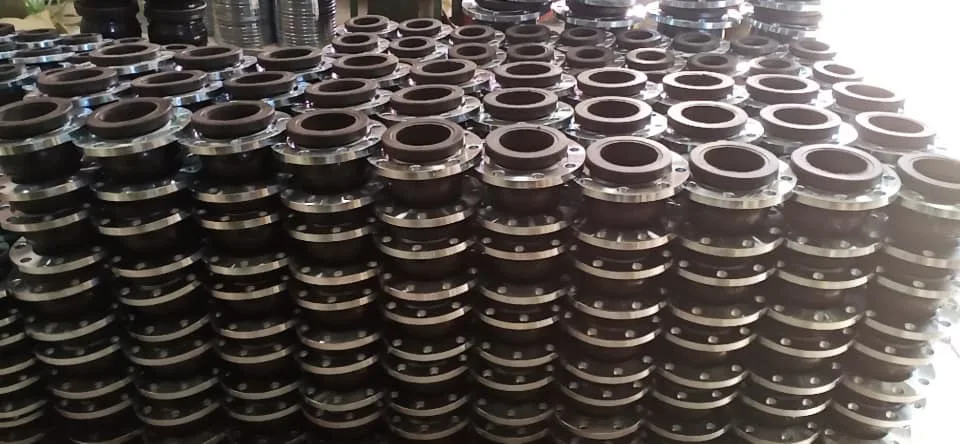 DN32-DN1800 Flanged Rubber Expansion Joint on Stock Bellow