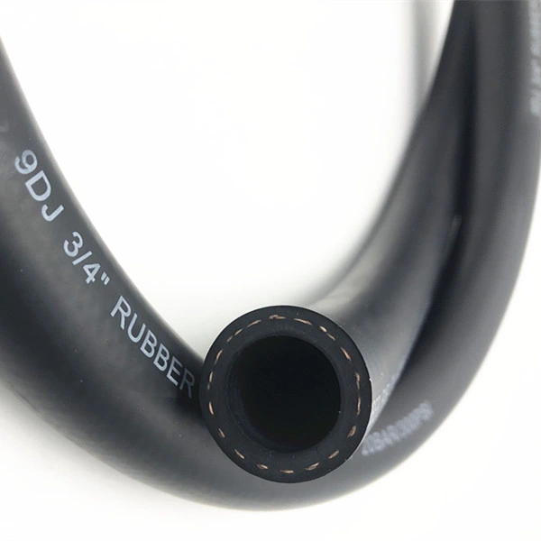 Oil Resistant Tubing Flexible NBR Smooth Suface 300 Psi Rubber Fuel Lines