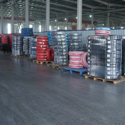  Manguera de caucho trenzado hidráulico de alta presión para excavadora - manguera de aceite flexible con alta temperatura de presión, normas SAE R1 R2 R4