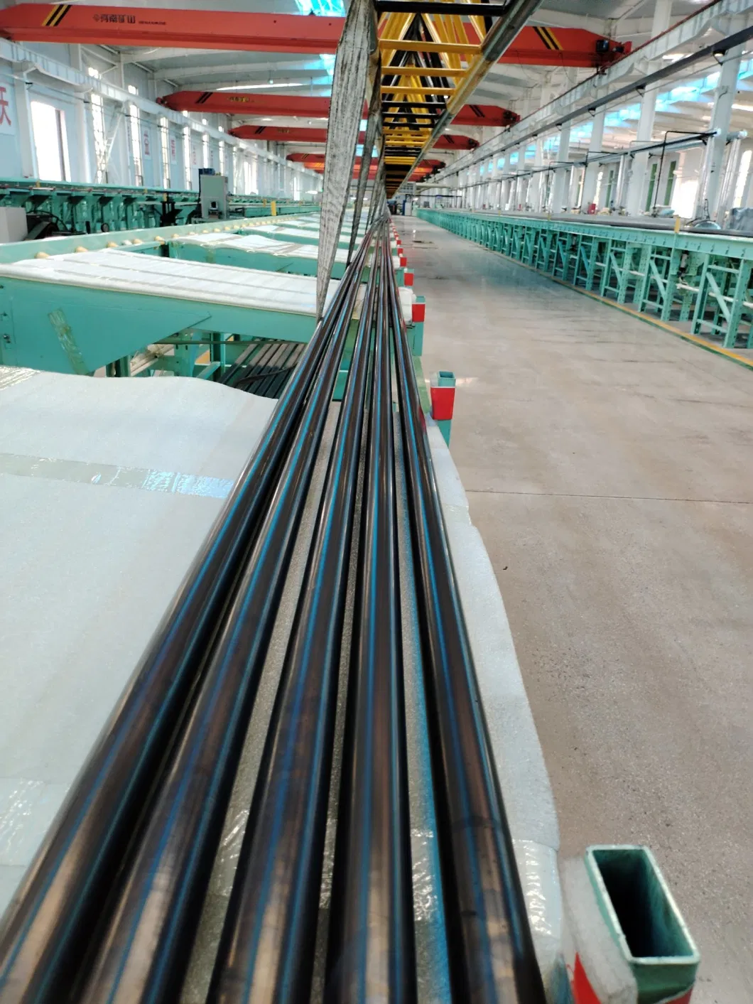 SAE100r1 DIN En 853 1sn Flexible Series Hydraulic Rubber Hose Pipe Tube Factory Standard Size Oil Resistant
