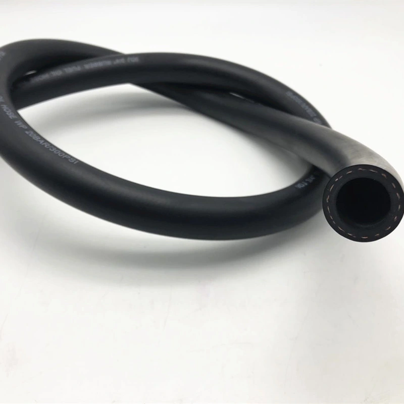 Oil Resistant Tubing Flexible NBR Smooth Suface 300 Psi Rubber Fuel Lines