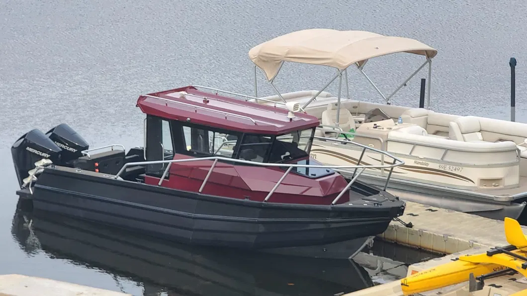 Durable Walkaround 7.5m Aluminum Welded Full Fishability Powerful Motor Boat