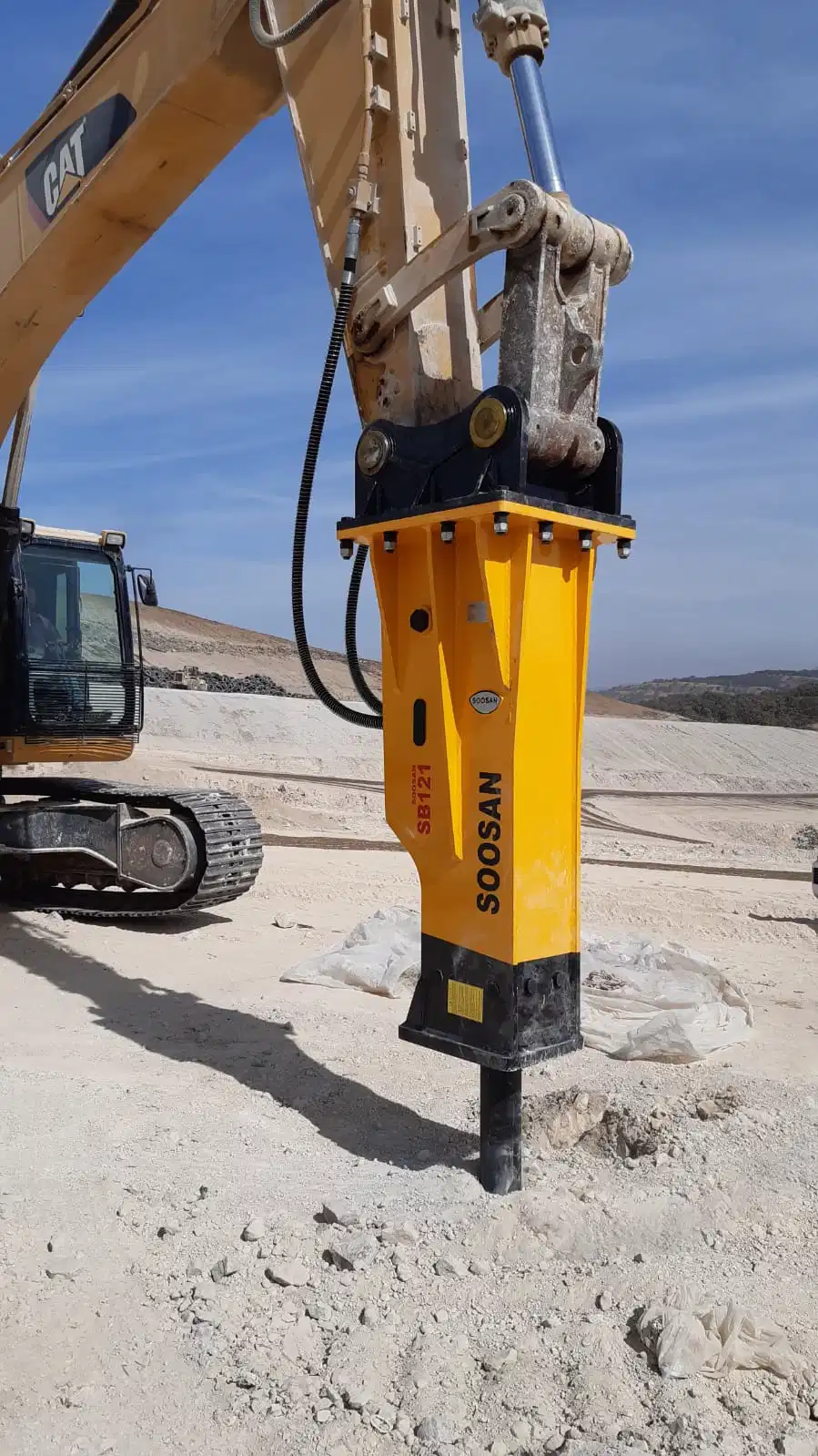 Soosan Excavator Hydraulic Breaker Sb121 Box Typeheavy Equipment Concrete Rock Stone Hydraulic Breaker Sb121excavator Attachment - Soosan Sb121 Box Type