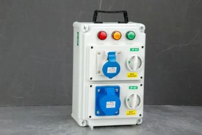  Tipo de enchufe eléctrico de plástico y aplicación industrial Caja de distribución de la toma de portátiles
