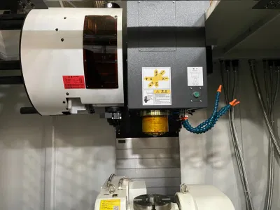 China vía lineal Centro de mecanizado vertical Vmc1580 con Fanuc GSK Tipo de servicio pesado