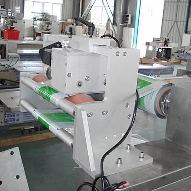 Biscuit Chocolate Cake Products Pillow Bag Automatic Flow Packing Wrapping Machine