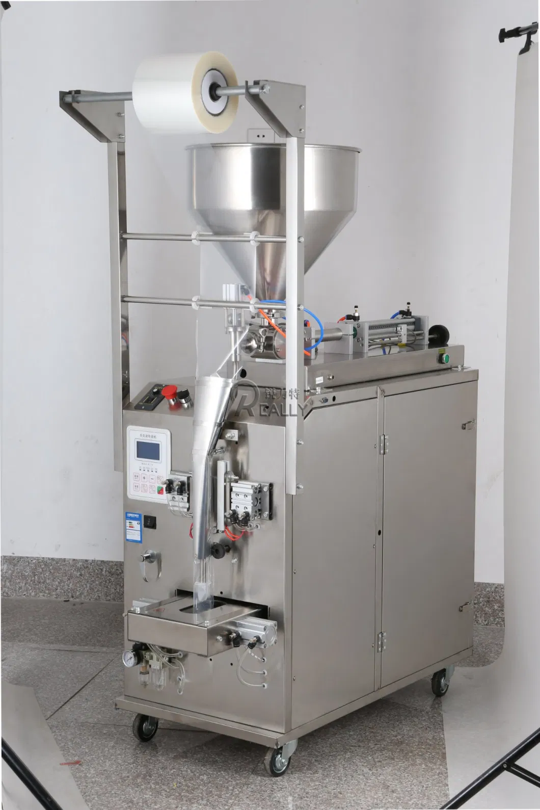 Fully Automatic Mini Pouch Chilli Jam Peanut Butter Honey Sachet Packaging Machine Weighing Filling Nuts Sealing Machine