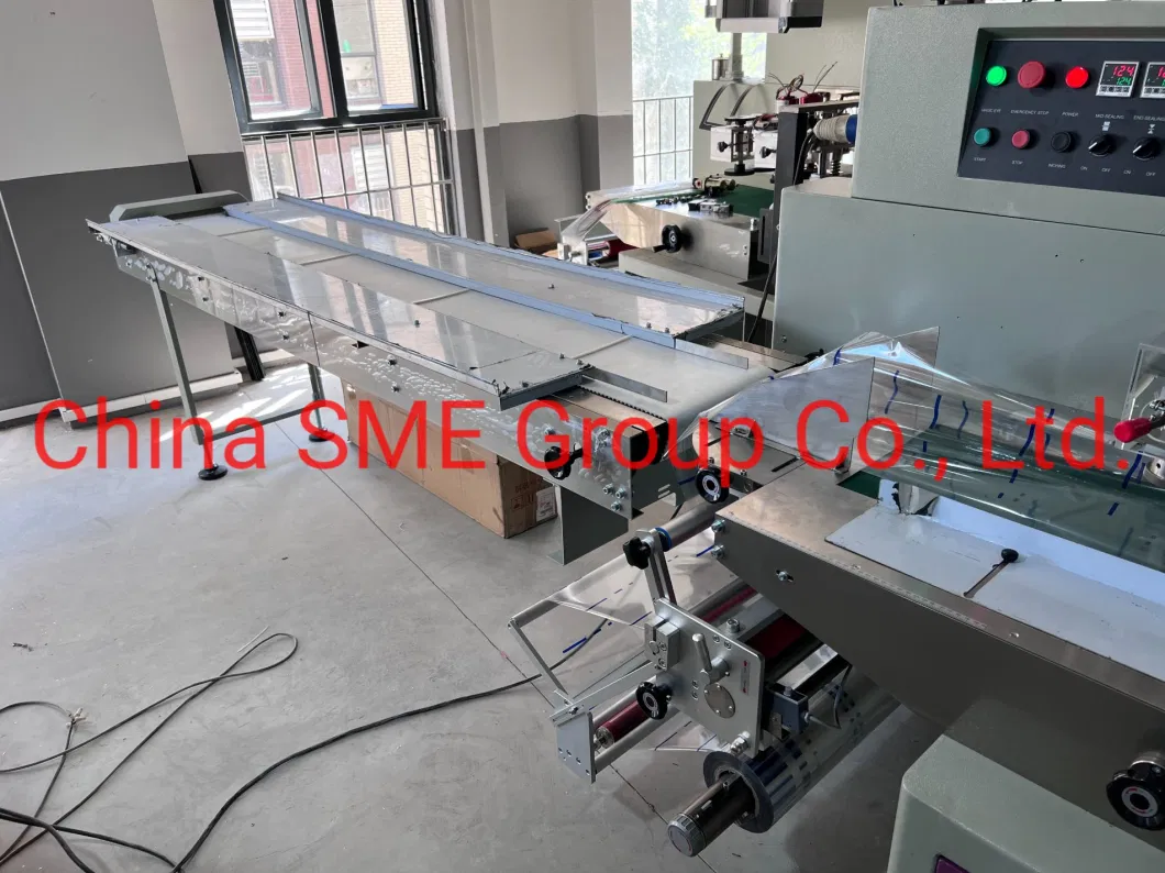 Vegetables Packing Machine, Cucumber Packing Machine Film Meat Biscuits Wrapping Machine Disposable Fork and Spoon Orange Fresh Fruit Wrapping Packing Machine