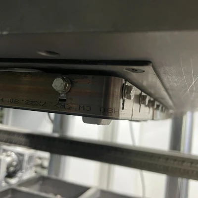 El sistema de accionamiento completamente automático al vacío formando pequeñas galletas tarta de caramelo de termoformado máquina de producción Embalaje