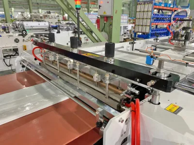 Completamente automática de la película PE embalaje de alimentos para mascotas la parte inferior de la bolsa de la Junta Central de mar que hace la máquina