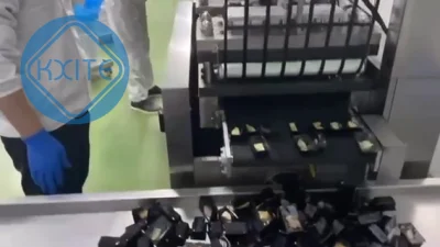 Cuchara automática Máquina de embalaje de taza de miel La miel de llenado de productos de plástico de la máquina de sellado de bandejas de embalaje blister termoformado Máquina de Llenado