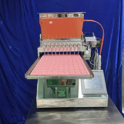Envasadora automática de relleno Depositante bola Oso suave azúcar menta Jalea Lollipop pequeña máquina de hacer de la vela de oso de la goma dura