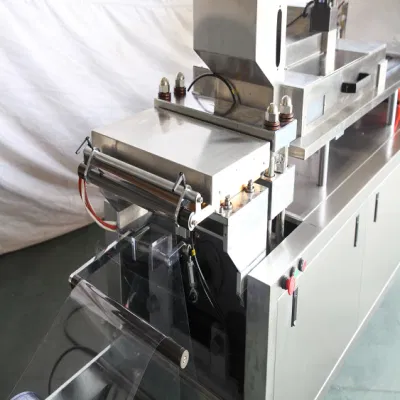 YoungStar Dpp420 Alta calidad Hot Sale papel automático-plástico 18650 batería Envases Blister máquina de embalaje