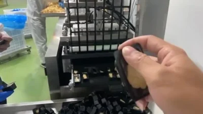 Cuchara automática máquina de envasado de miel La miel de llenado de la Copa de la bandeja de productos de plástico de la máquina de sellado Blister termoformado máquina de envasado el envasado de alimentos