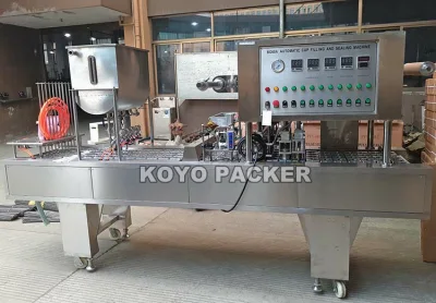 Completamente automática de salsa ketchup Yogurt leche zumos de frutas de atasco de papel cuatro pequeños vasos de plástico termoformado máquinas de llenado de sellado