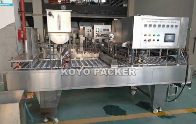 Completamente automática de salsa ketchup Yogurt leche zumos de frutas de atasco de papel cuatro pequeños vasos de plástico termoformado máquinas de llenado de sellado