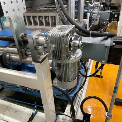 El sistema de accionamiento completamente automático al vacío formando pequeñas galletas tarta de caramelo de termoformado máquina de producción Embalaje