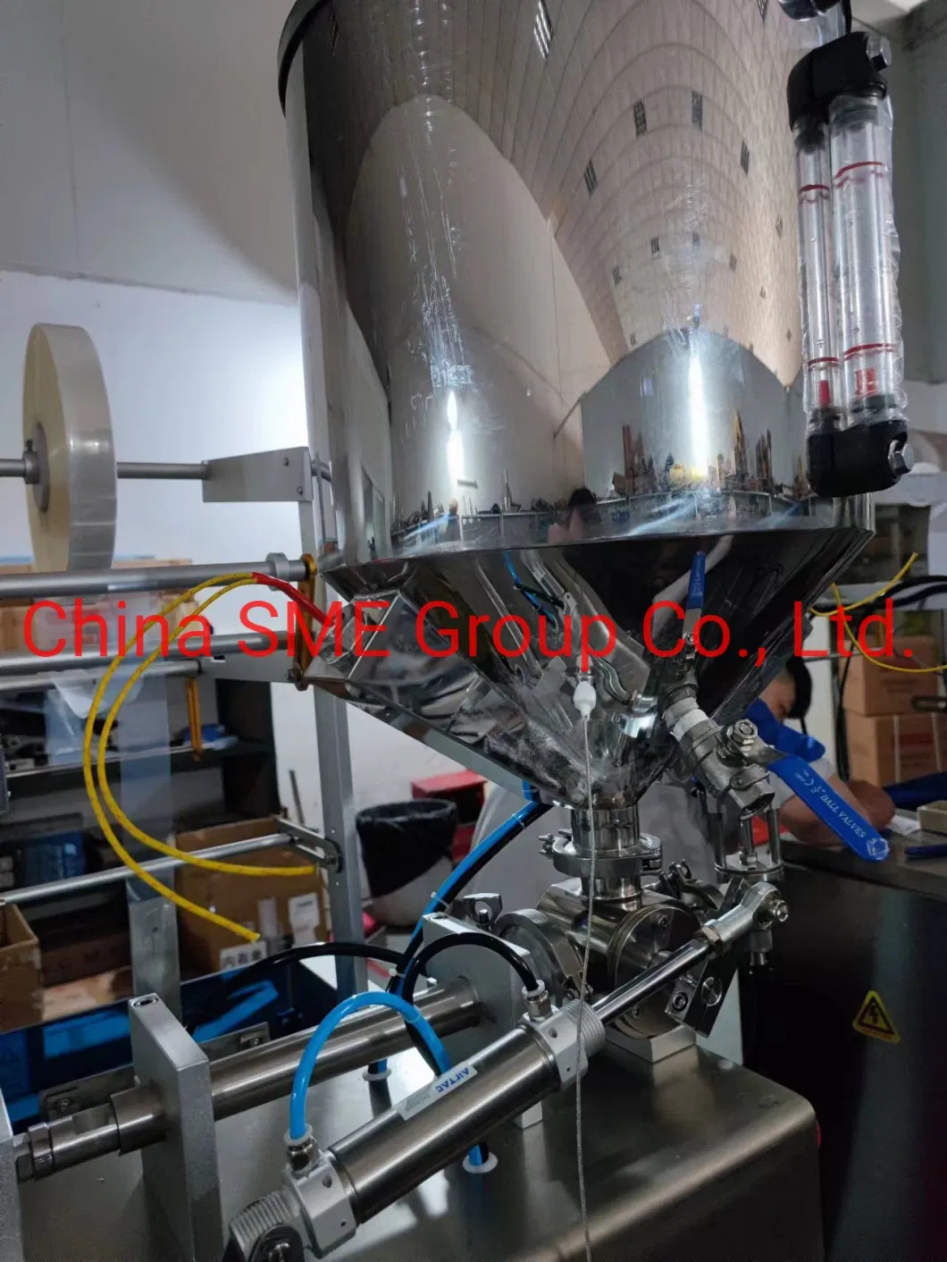 Vffs Roller Pellet Automatic Packaging Packing Machine 50~100p/M Custom Shape for Dried Vegetable Scallion Slice Mixed Carrot Cubes Chop Green Onion Meat Shrimp