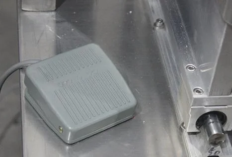 Pneumatic Gas Flushing Fresh-Keeping Nitrogen Gas Filling Modified Atmosphere Packaging Map Tray Sealing Machine