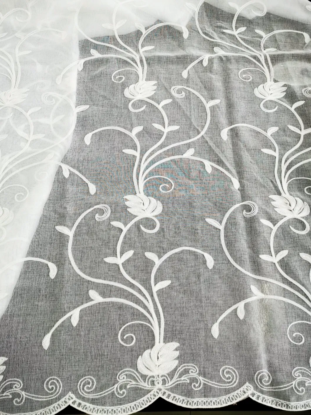 Nice Design 100% Polyester Bottom Side Sheer Dolly Embroidery Cortina Curtain Fabric