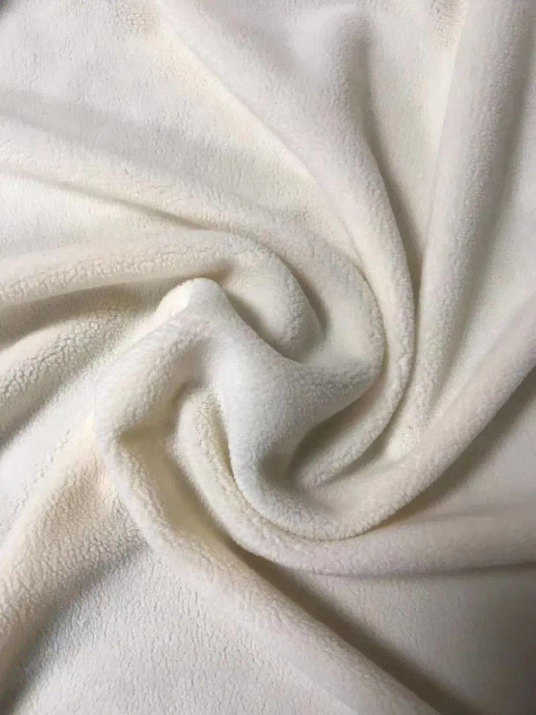 Hot Selling 100%Polyester Super Soft Velvet Knitted Fabric Velour Fabric for Dress Garment/Curtain/Sofa