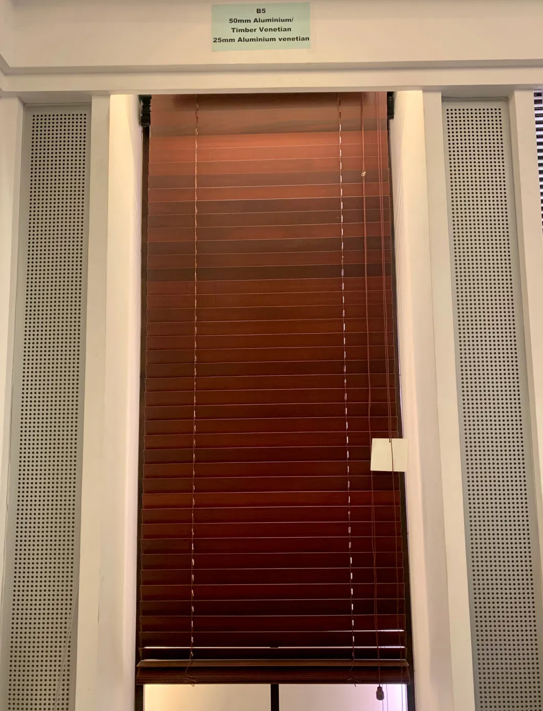 Vikson Custom Made Durable Modern Faux Wooden Window Shades Wooden Roller Home Shade Roller Blinds Wooden Venetian Blinds